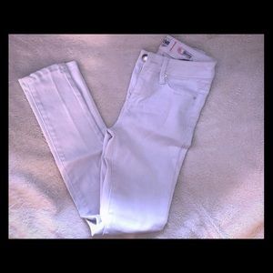White skinny jeans